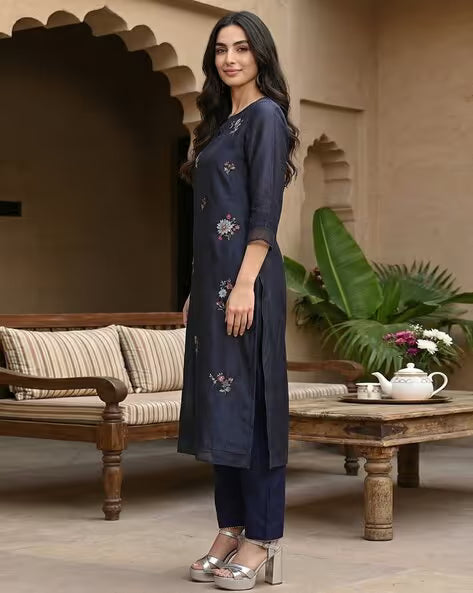 Women Embroidered Straight Kurta