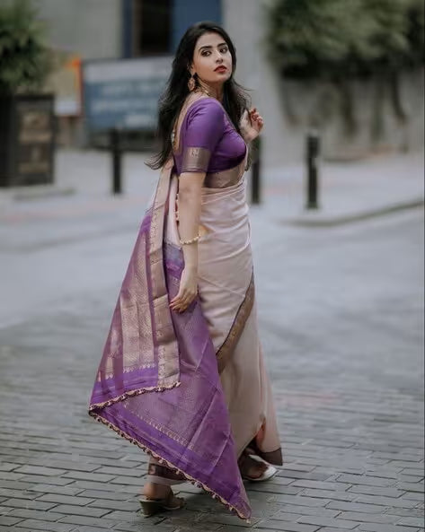 SVARAA Women Banarasi Silk Saree with Contrast Border
